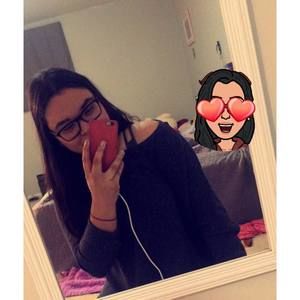 Meet your Posher, Maria fernanda